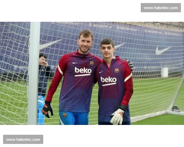巴萨防线迎新血！青训双雄科尔特斯与昆卡接棒伊尼戈