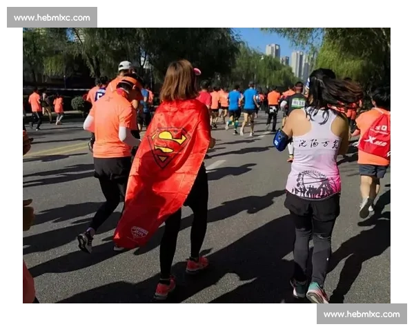 心疼！XXX球员用“超人般的跑动”扛起球队前进